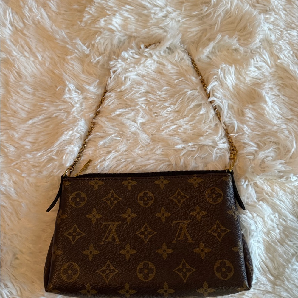 Pre-loved Louis Vuitton monogram pochette pallas. - Picture 7 of 15
